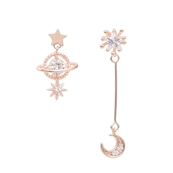 ✨NEW!✨ Star and Moon 🌙  Rose Gold Earrings! - Picture 4 of 7